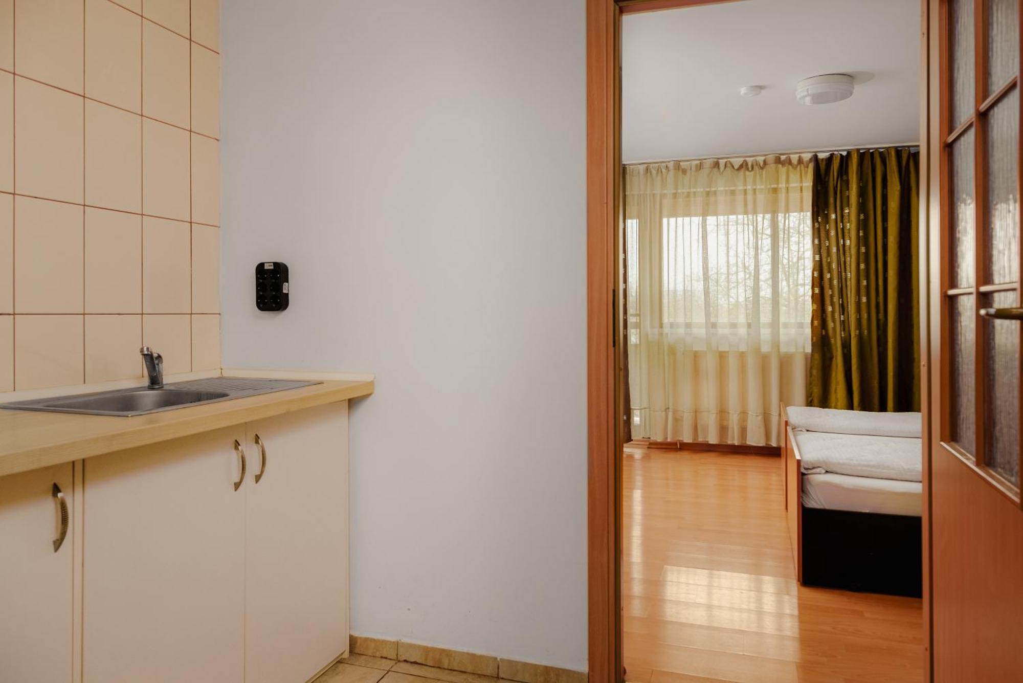 Săftica Business Transit To Therme & Bucharest Airport מראה חיצוני תמונה
